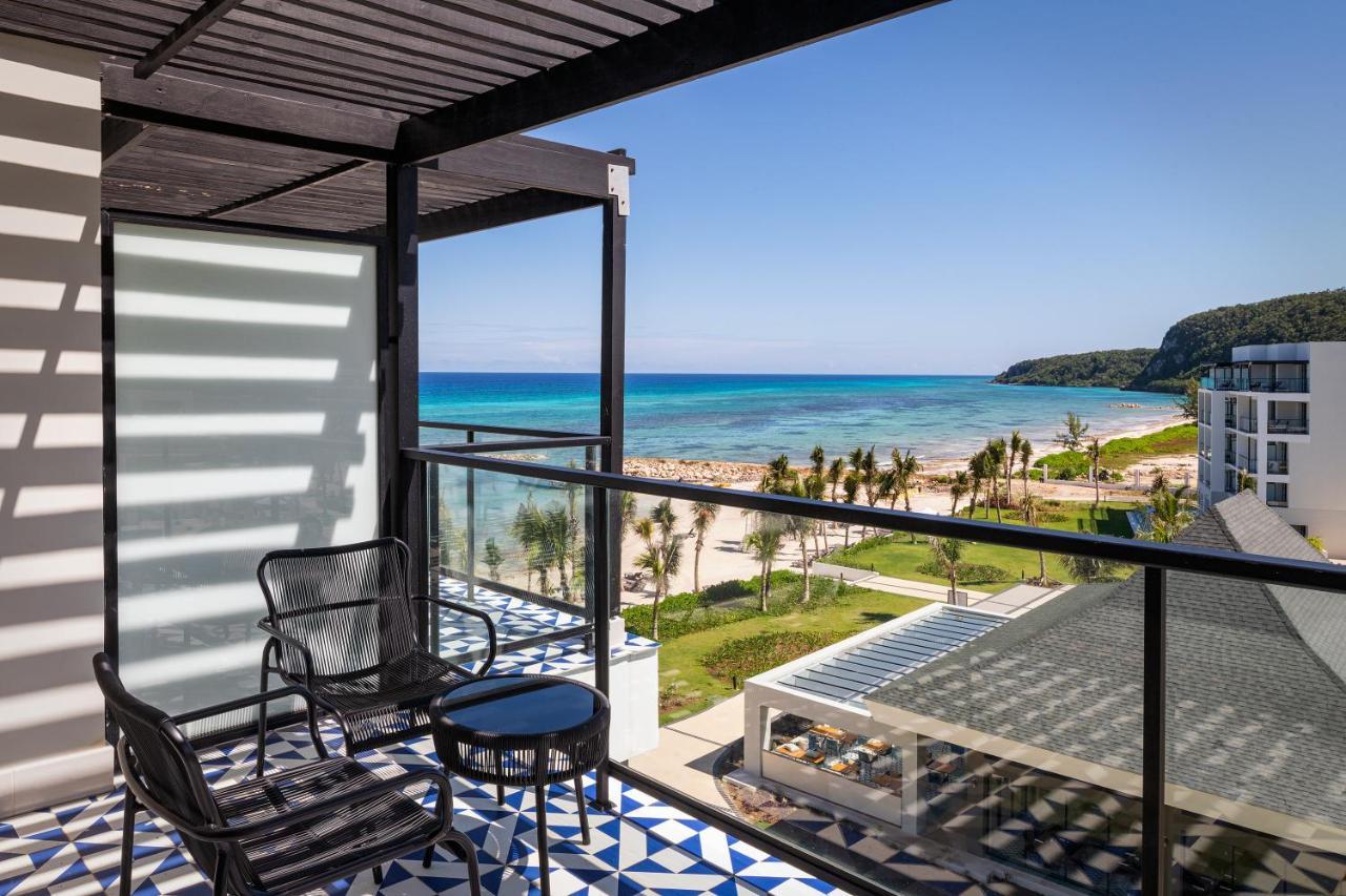 Ocean Eden Bay (Adults Only) Hotel Spring Rises Luaran gambar View from a room at the hotel