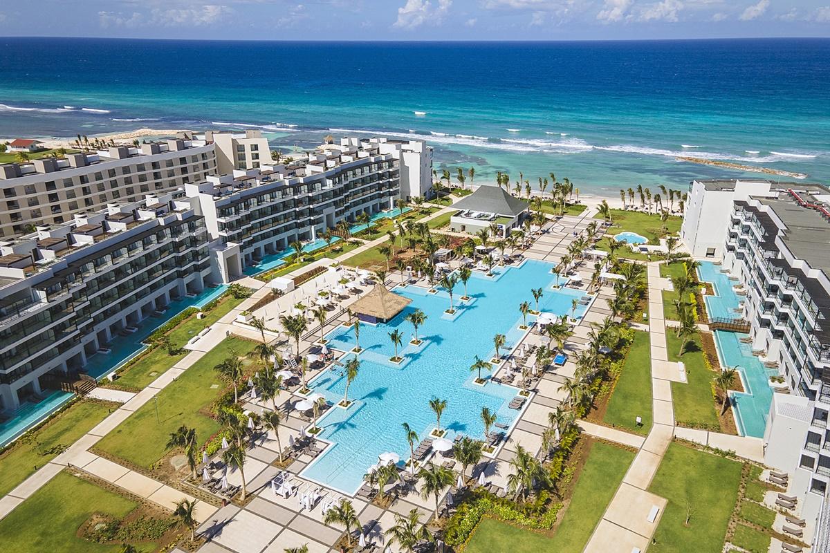 Ocean Eden Bay (Adults Only) Hotel Spring Rises Luaran gambar Aerial view of the resort