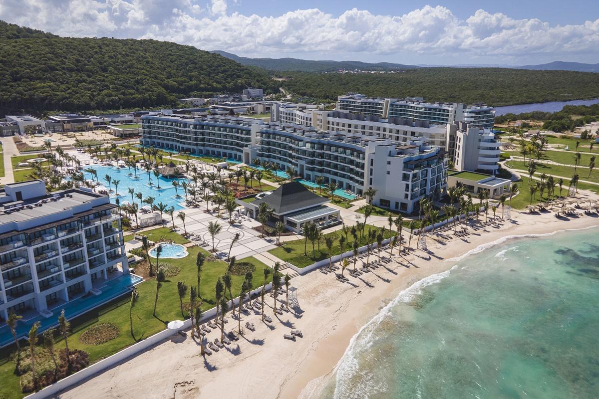 Ocean Eden Bay (Adults Only) Hotel Spring Rises Luaran gambar Hard Rock Hotel in Montego Bay, Jamaica