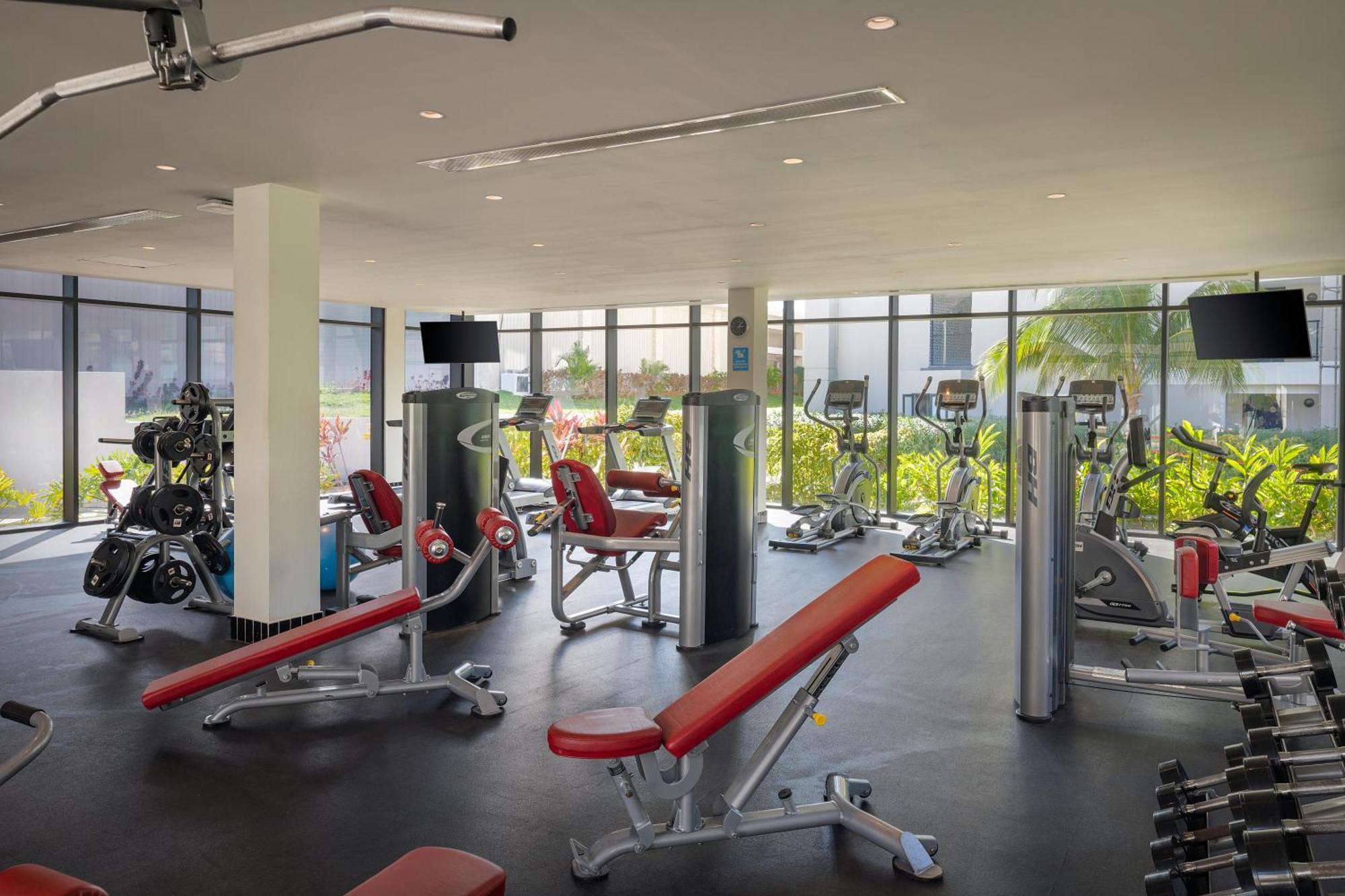 Ocean Eden Bay (Adults Only) Hotel Spring Rises Luaran gambar The gym at the hotel